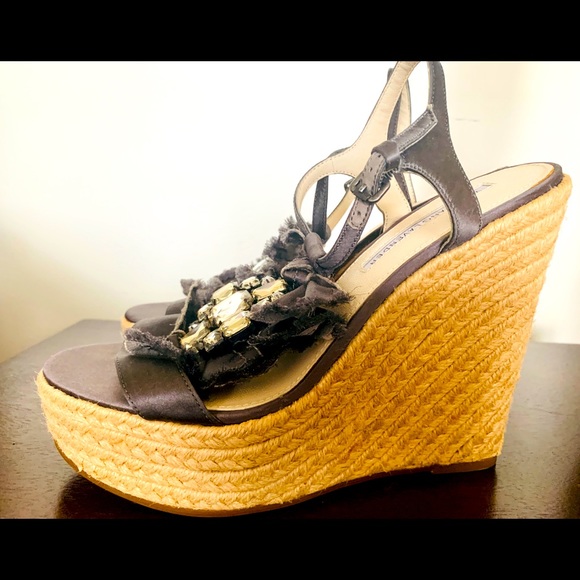 Free Ship Vera Wang Wedges!Excellent condition! - Picture 2 of 4